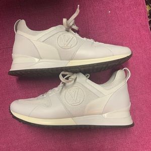 🤍🤍Louis Vuitton🤍🤍 Runaway Sneakers